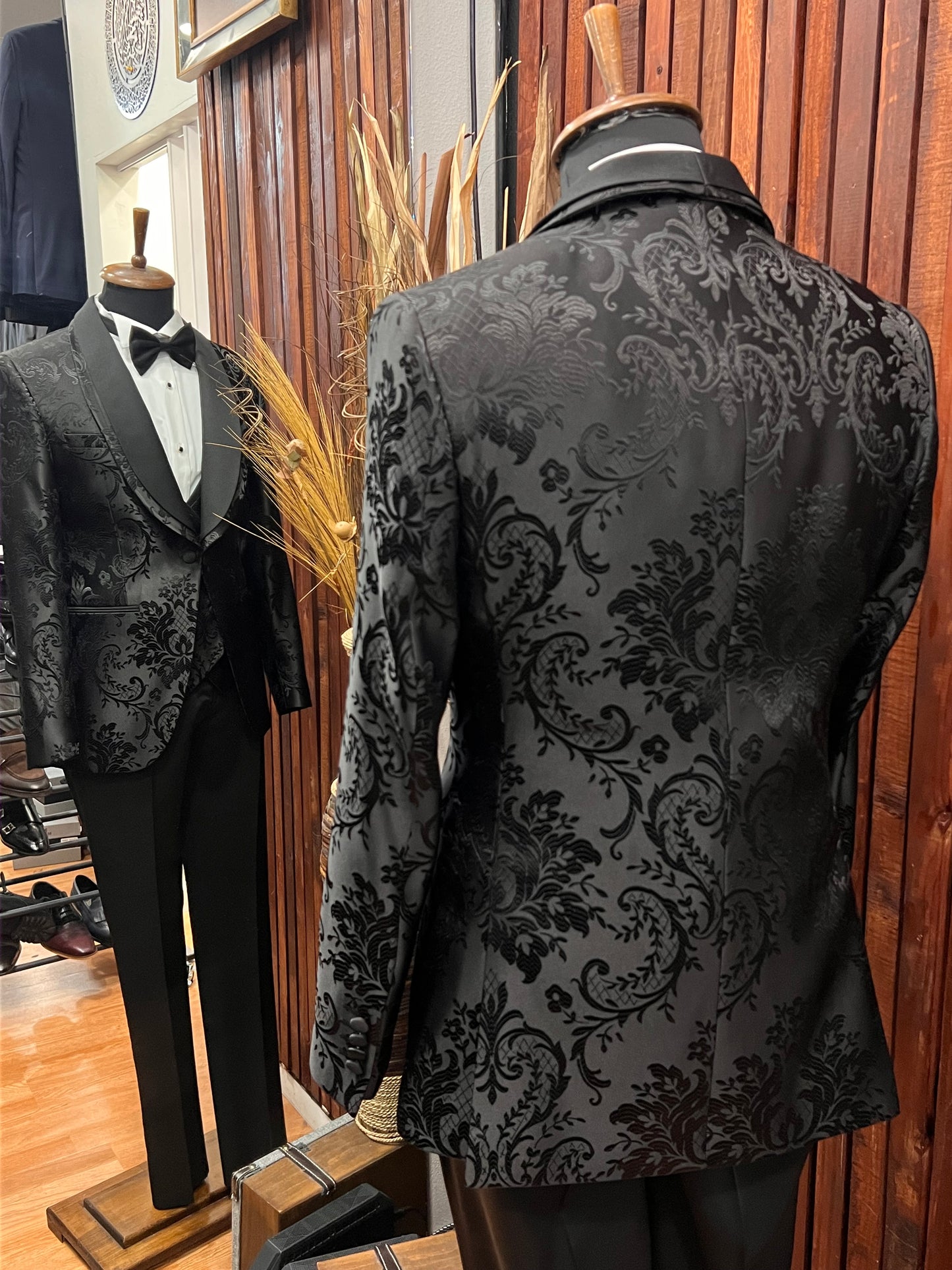 Men's Black Floral Shawl Lapel Tuxedo