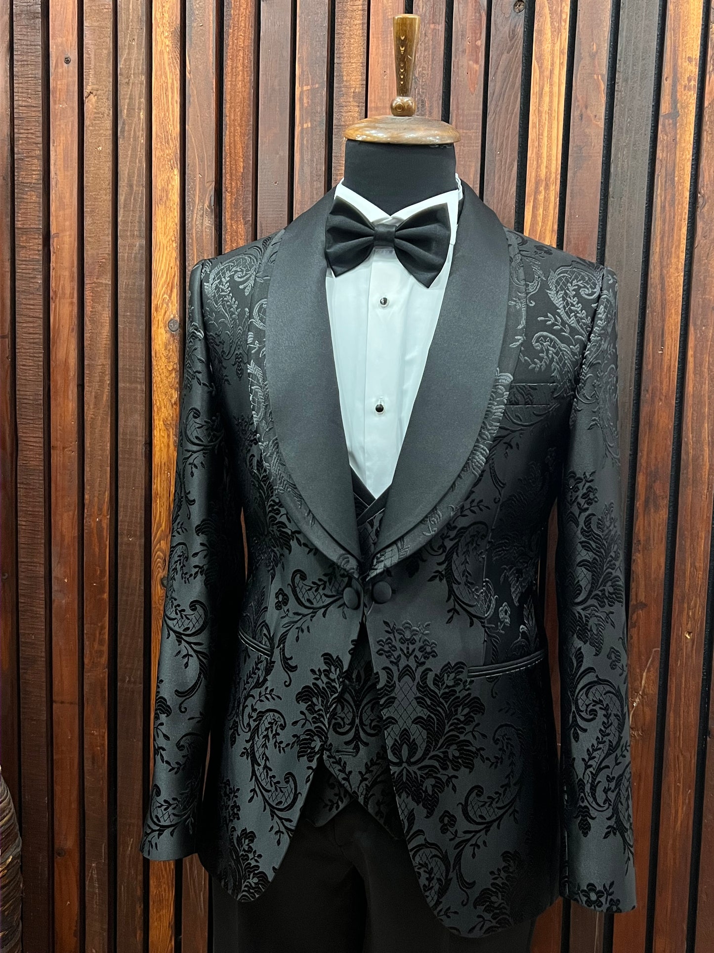 Men's Black Floral Shawl Lapel Tuxedo