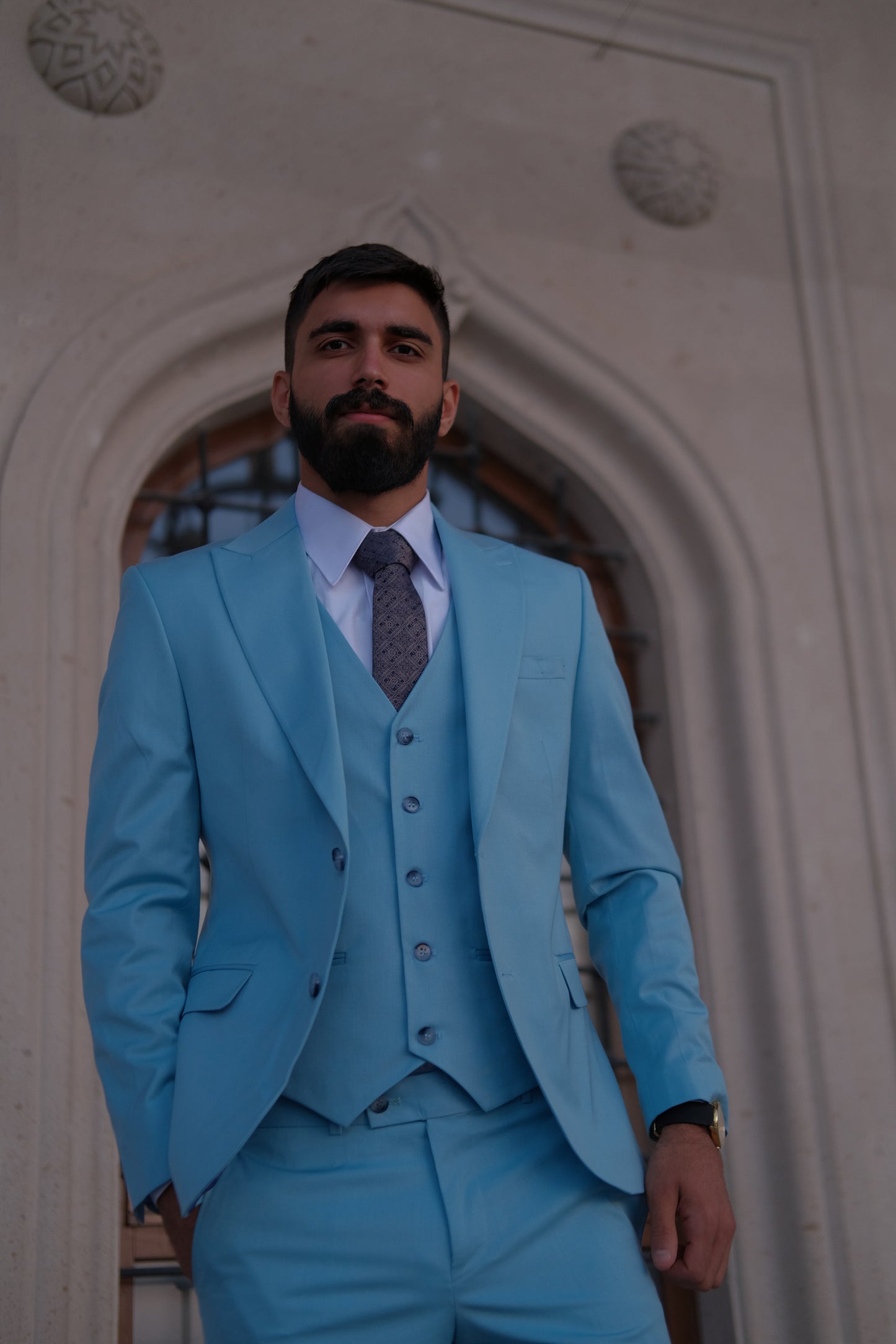 SKY BLUE BLUE SLIM-FIT MENS SUIT 3 PIECE PEAK LAPEL